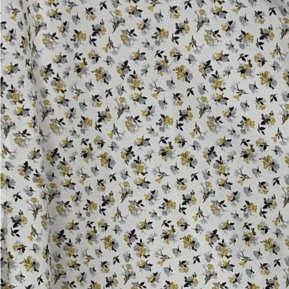 Michael Strahan size XL slim fit button down shirt, white with floral design - Picture 2 of 11